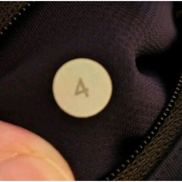 Lululemon Crop Jumbo Ink Floral Blue Leggings Size 4 - Picture 6 of 7